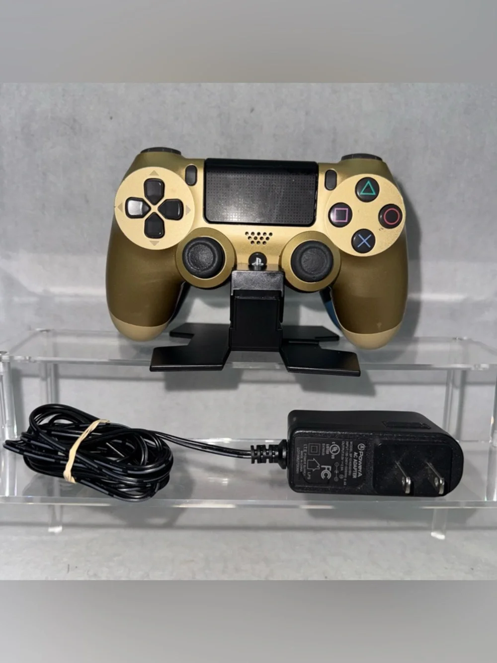 EUC PowerA Dual Charging Station with 2 PlayStation PS4 Controllers Blue Camo